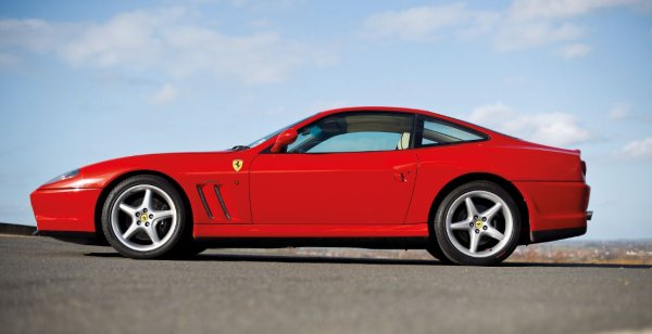 „Мисля, че италианците са по-отворени към нови преживявания. Ние винаги се опитваме да... прокараме границите“, казва той. „През петдесетте години, когато цяла останала Европа прави автомобили, които изглеждат като от тридесетте години, италианските дизайнери вече са преминали към по-модерна форма. Това е първото място, където наистина има обрат в проектирането на автомобили“, споделя още Рамачоти. 
Историята е съгласна с него. След Втората световна война, докато британските дизайнери все още произвеждат автомобили с подвижни степенки, италианските дизайнерски къщи са заети с въвеждането на ерата на модерния дизайн с Ferrari 166 S, Disco Volante на Alfa и десетки други, които дори днес изглеждат модерни.
